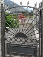 Porte de jardin avec cadre et sunburst